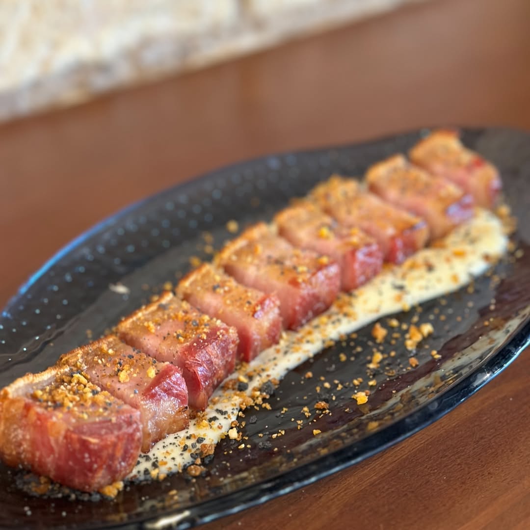 el mejor torrezno cerca del hotel westin en valencia - plato de torreznos