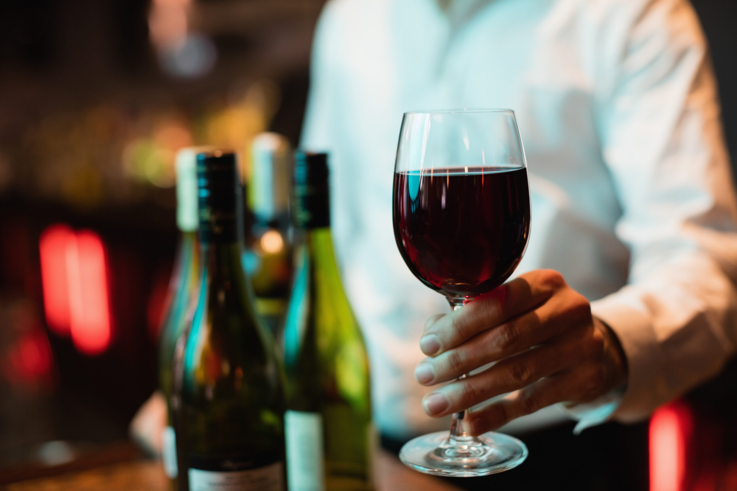 Wine bar en Valencia-CAMARERO Wine bar en Valencia-CAMARERO