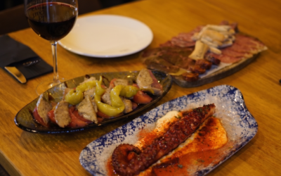El Maridaje Perfecto: El Mejor Pulpo de Valencia y Vinos por Copa